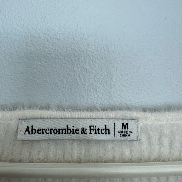 Abercrombie & Fitch Women's Cream Sweater - Picture 3 of 4